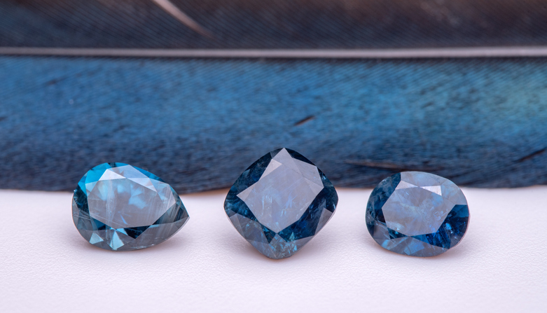 Zaffiro: tonalità, purezza e provenienza