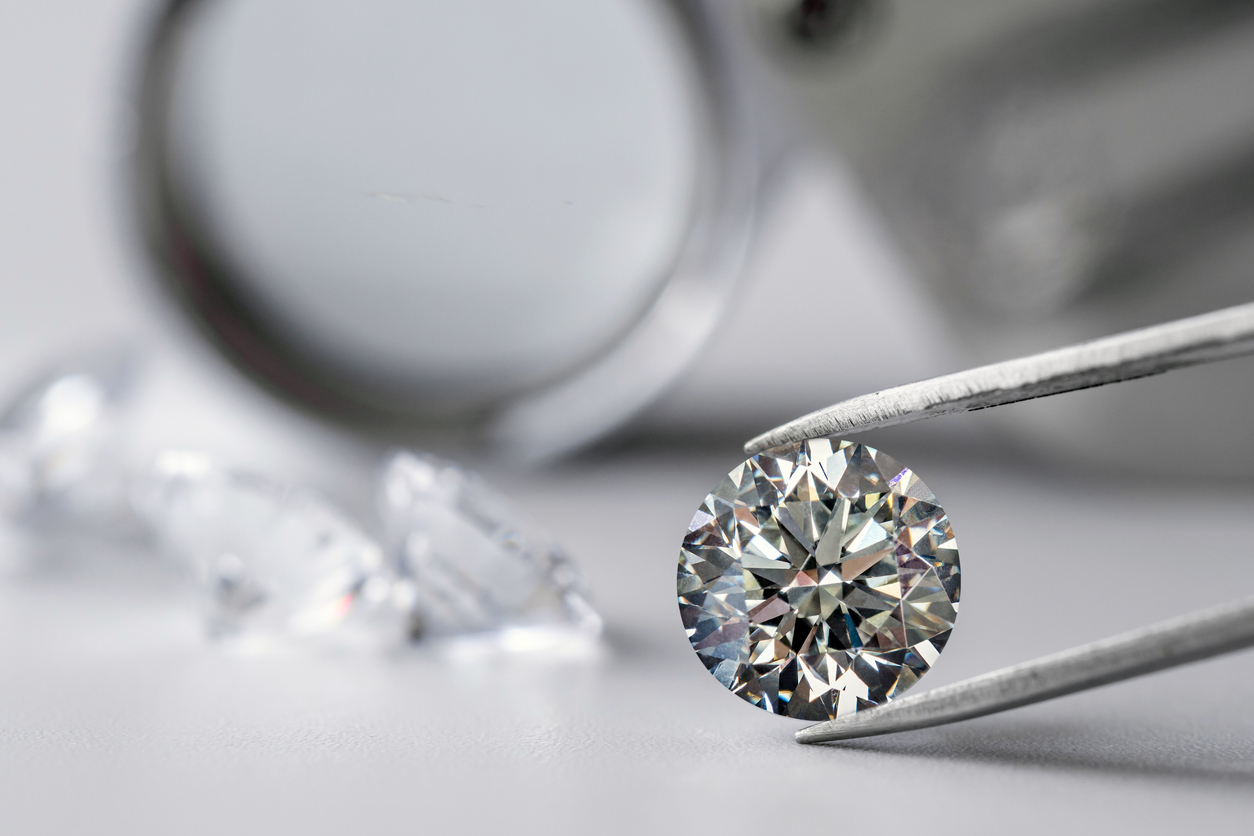 Cosa determina il prezzo di un diamante da 1 carato?