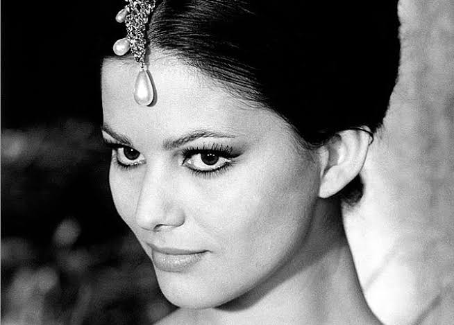 L'eleganza senza tempo di Claudia Cardinale all'asta di Christie's