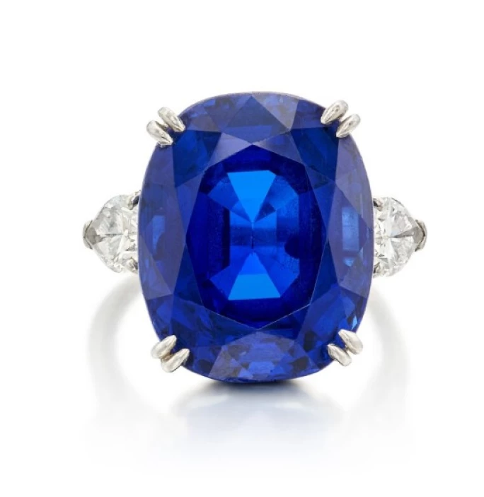 Anillo de zafiro de Cachemira y diamantes 12,36 ct