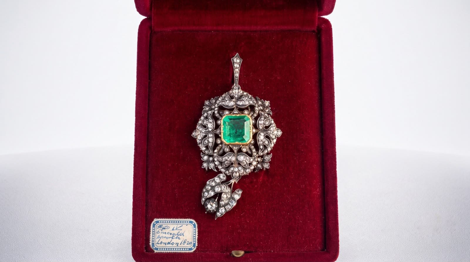 El origen de una piedra preciosa: cómo influye en su valor de venta