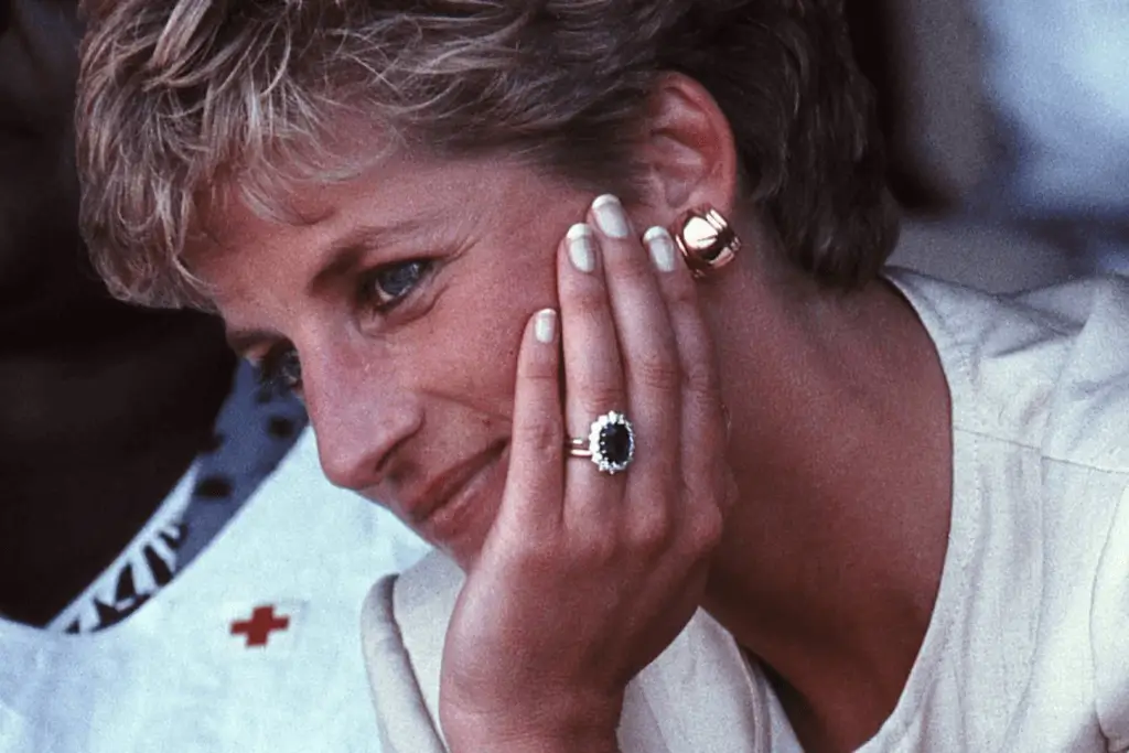 5 cose da sapere sull'anello di fidanzamento di Lady Diana
