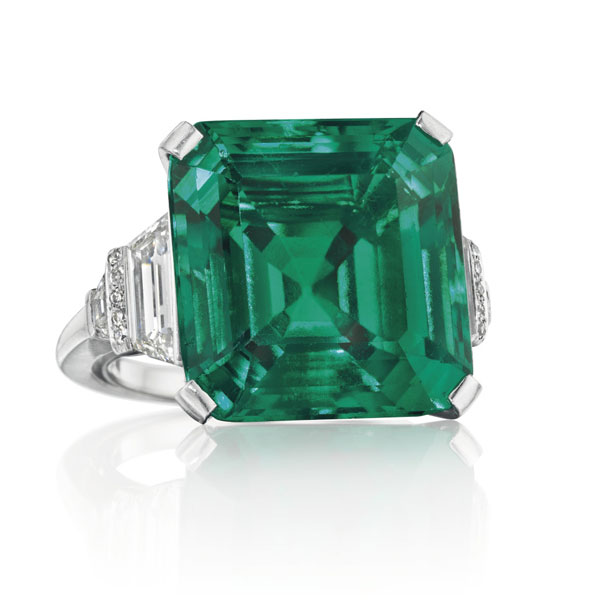 L’anello smeraldo e diamanti Rockefeller-Winston