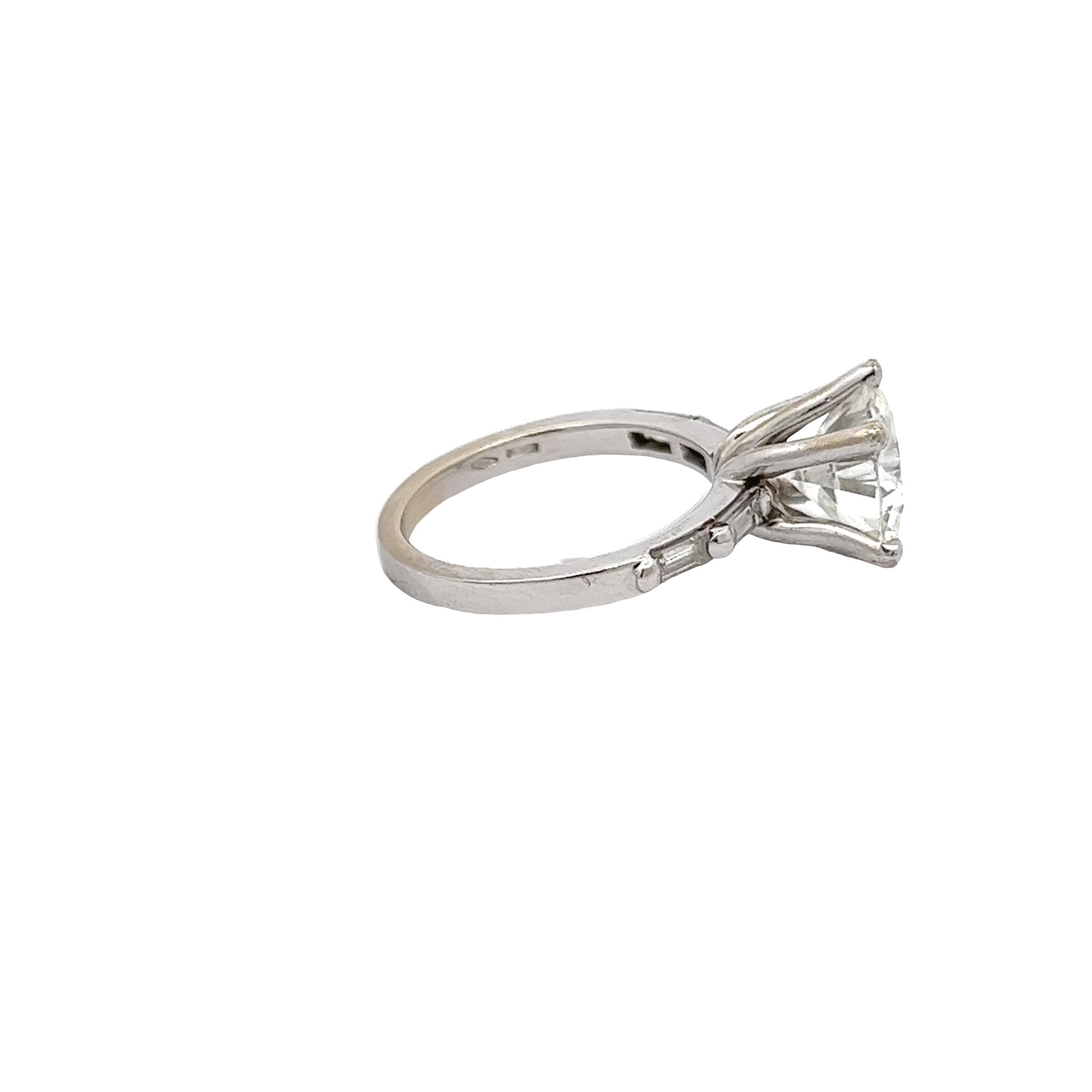 The 3.56 ct Gold Ring with Dazzling Side Stones3.jpeg