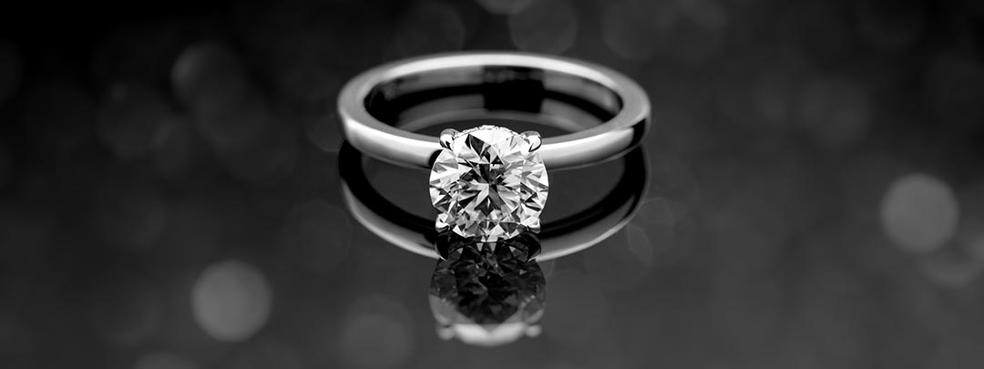 Vendere un anello di diamanti