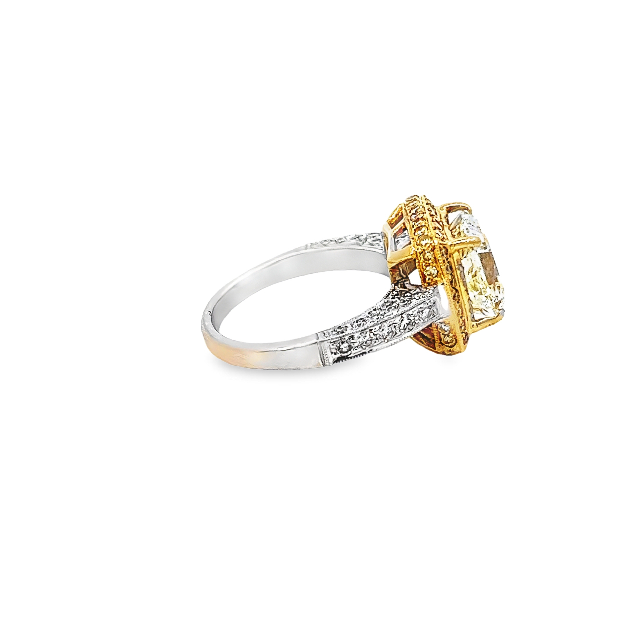 Eternal Radiance 18ct Gold Diamond Ring, 4.20 Carats1.jpeg