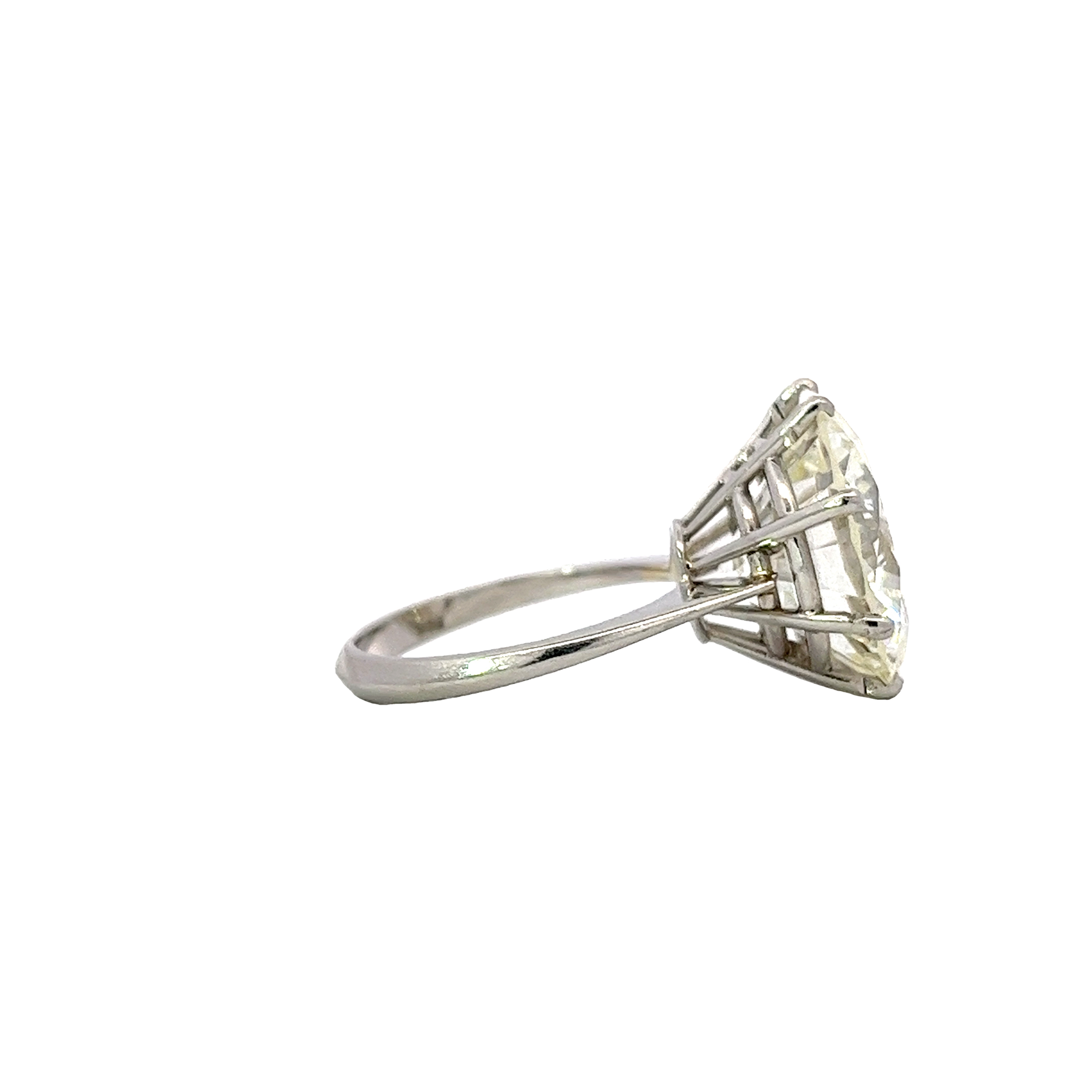 18ct Gold Ring with Stunning 8.86 Carat Round Brilliant Diamond2.jpeg