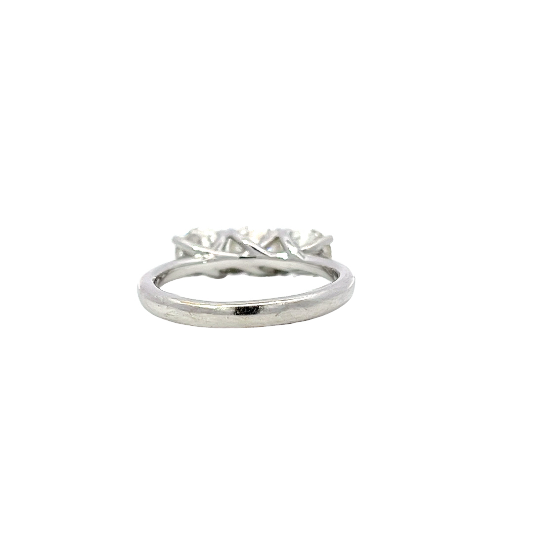 18ct gold ring with Three diamonds2.jpeg