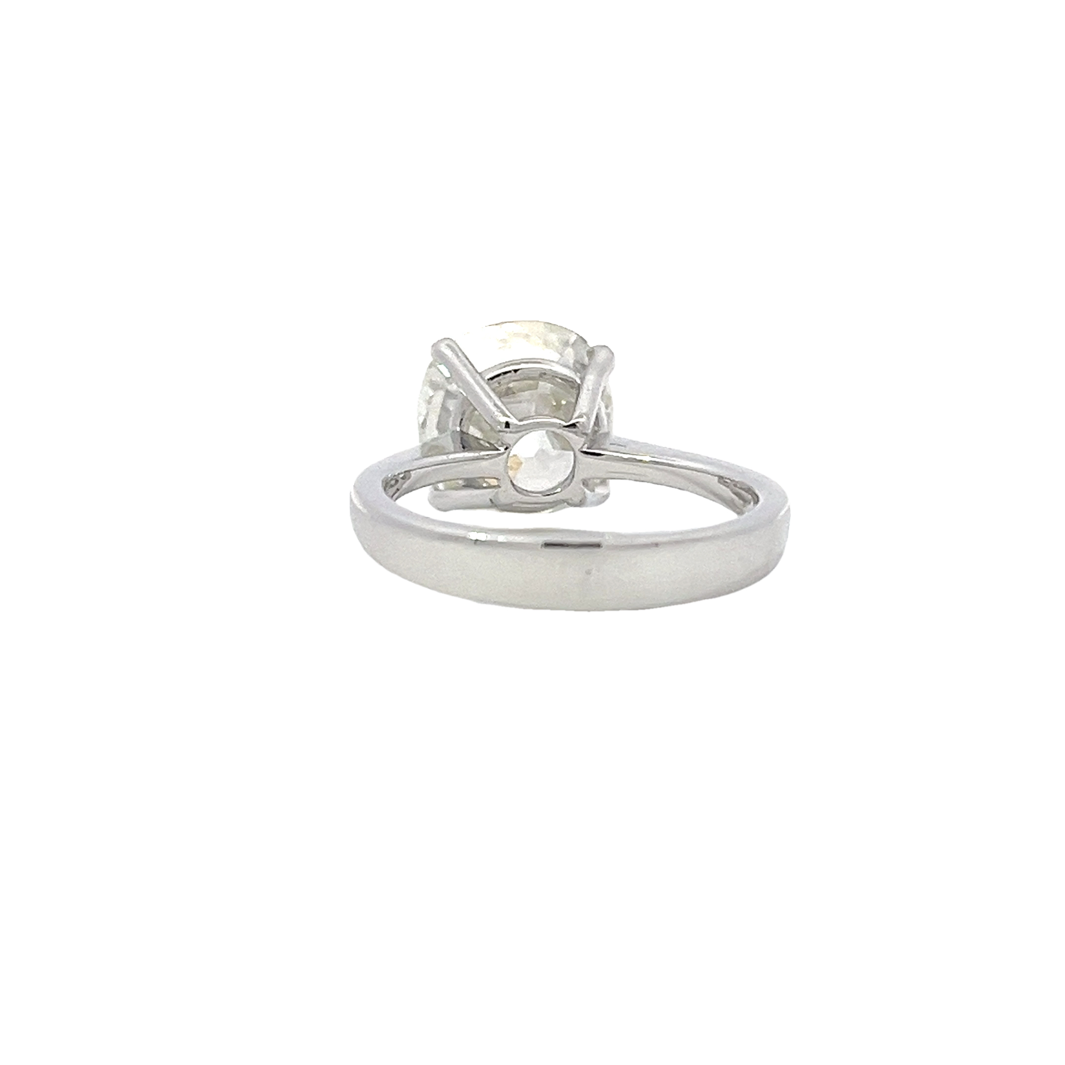 18ct Gold Ring with 4.46ct Cushion-Cut Diamond2.jpeg
