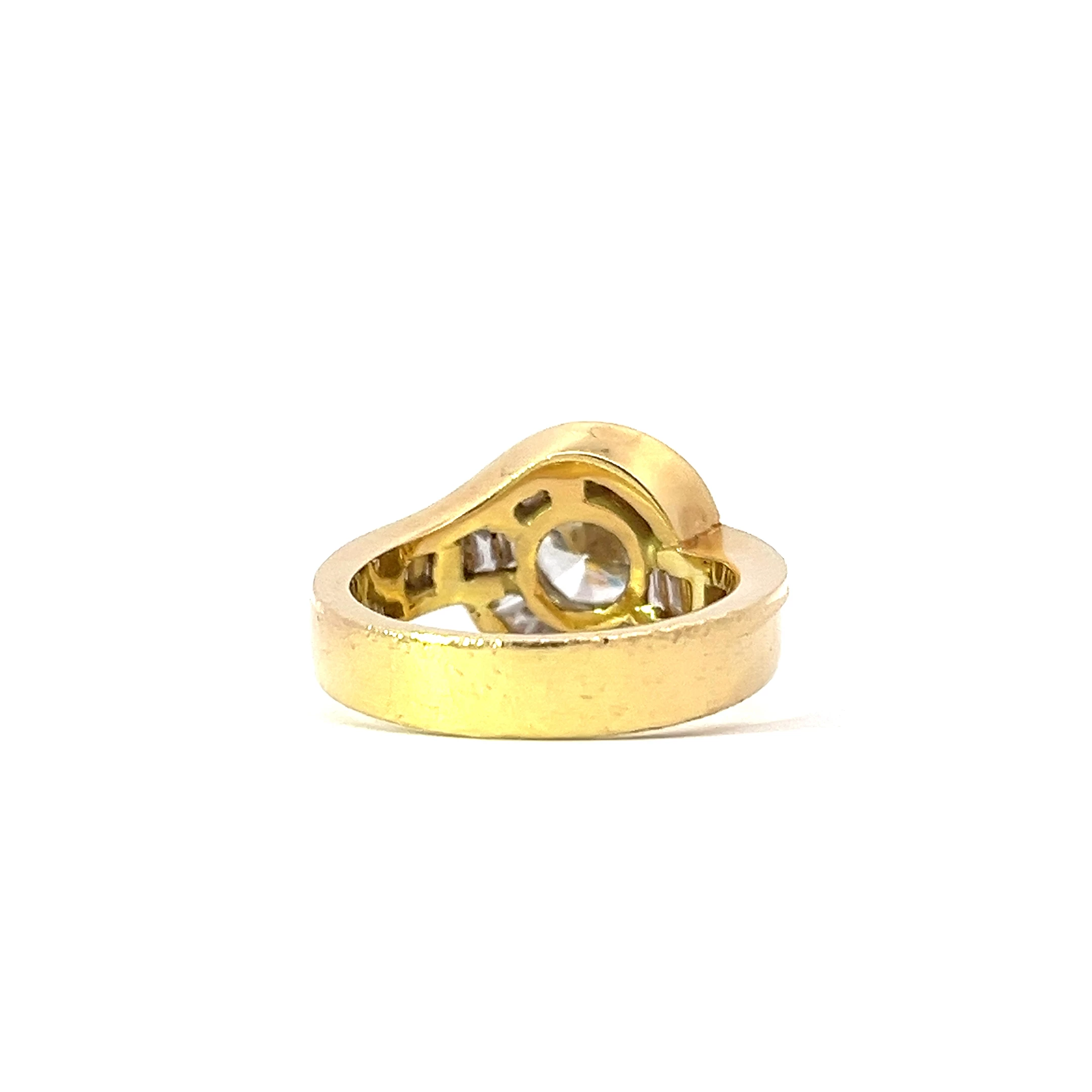legant Gold Diamond Ring1.webp