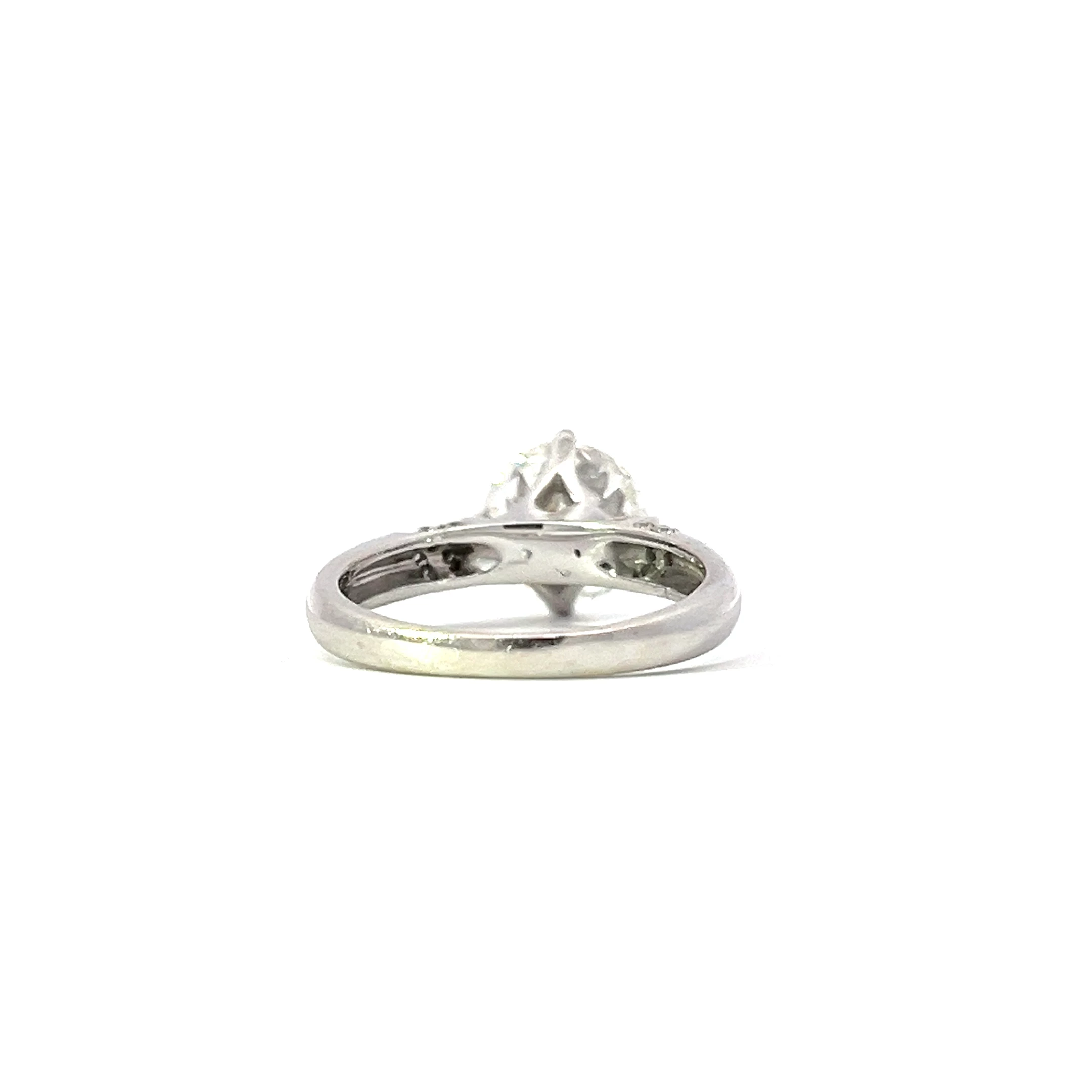 Elegant Diamond Ring2.webp