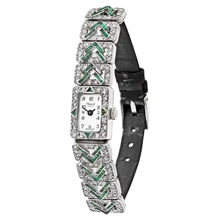 Chopard – Montre Art Déco en platine, diamants et émeraudes (c. 1930) 