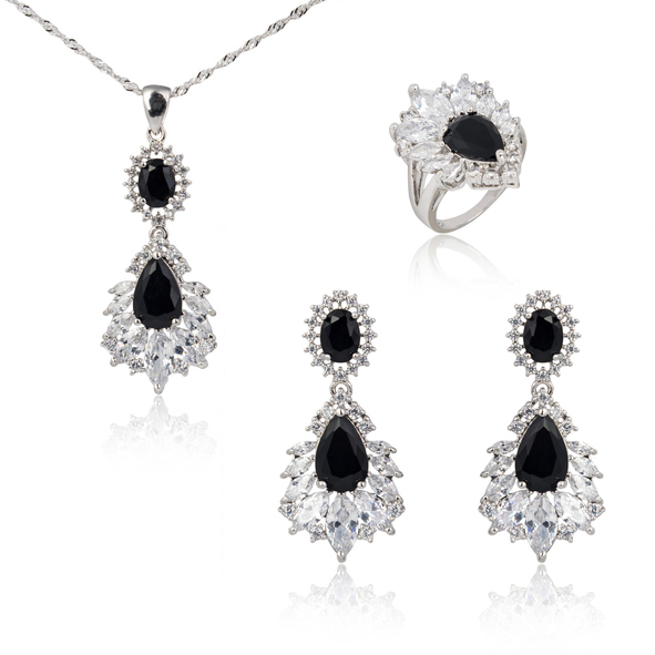 Set di gioielli con diamanti neri 