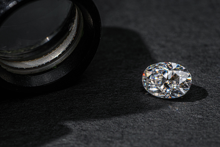 Il fascino senza tempo dei diamanti Old Mine Moval Cut - LinkedIn 💎