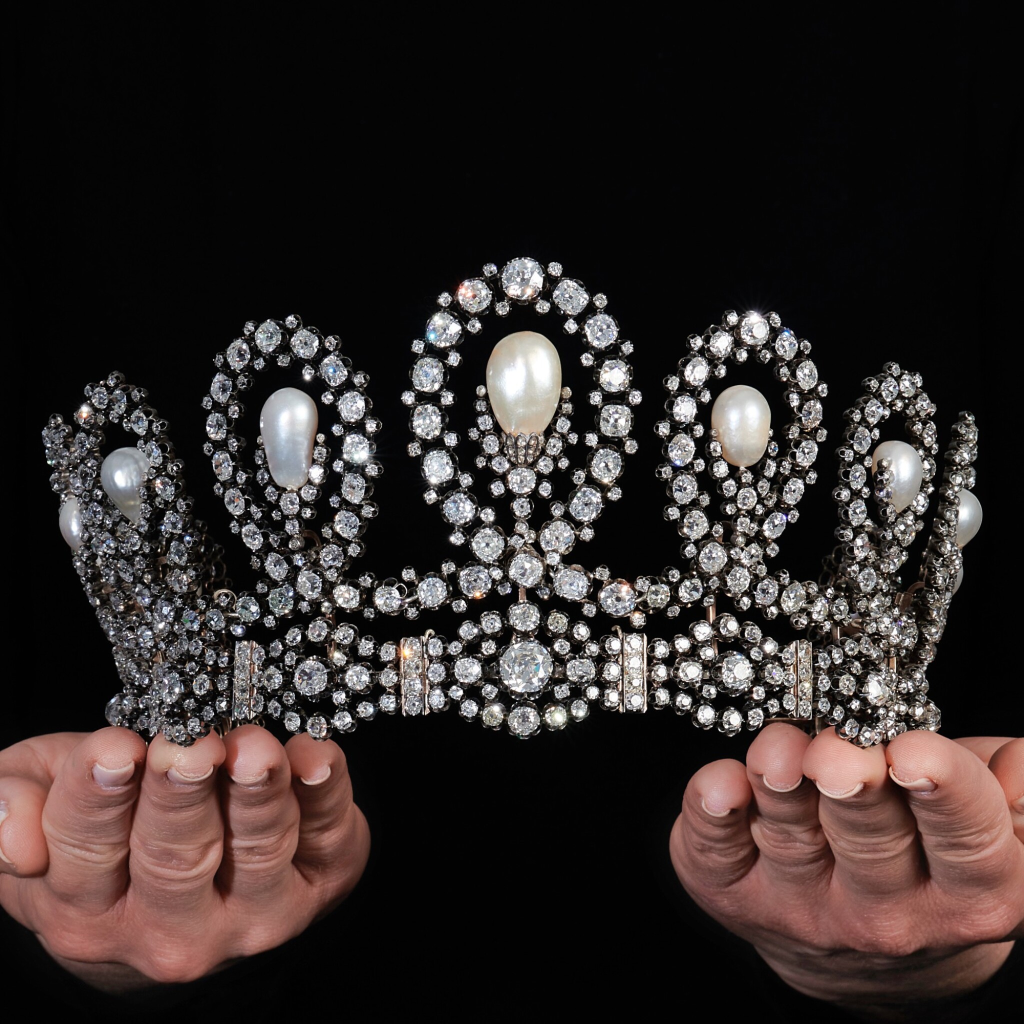 Le regine d’Italia e i diamanti come linguaggio di potere